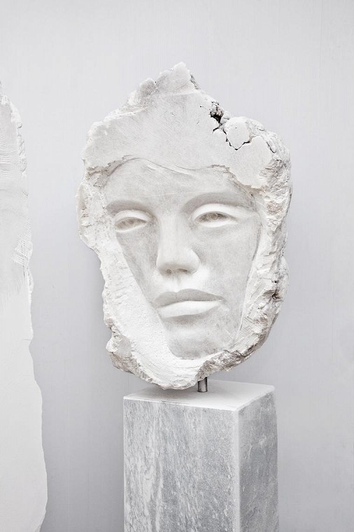 Aragon Head, 2020. Spanish alabaster. 210 x 43 x 29 cm.
